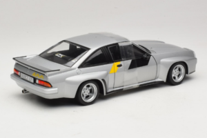 Opel Manta 400 Homologation シルバー Revell 1:18 8491 メタル - 画像 2/6
