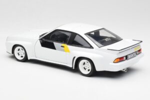 Opel Manta 400 ホモロゲーション ホワイト Revell 1:18 8819 メタル - 画像 7/8