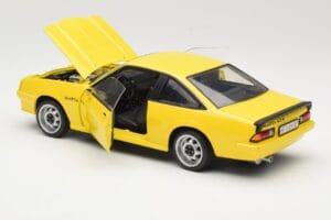 Opel Manta B GT/E イエロー Revell 1:18 08421 メタル - 画像 5/8