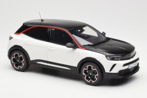 Opel Mokka-E GS Line Jada ホワイト Otto 1:18 OT1045 レジン - 画像 4/6