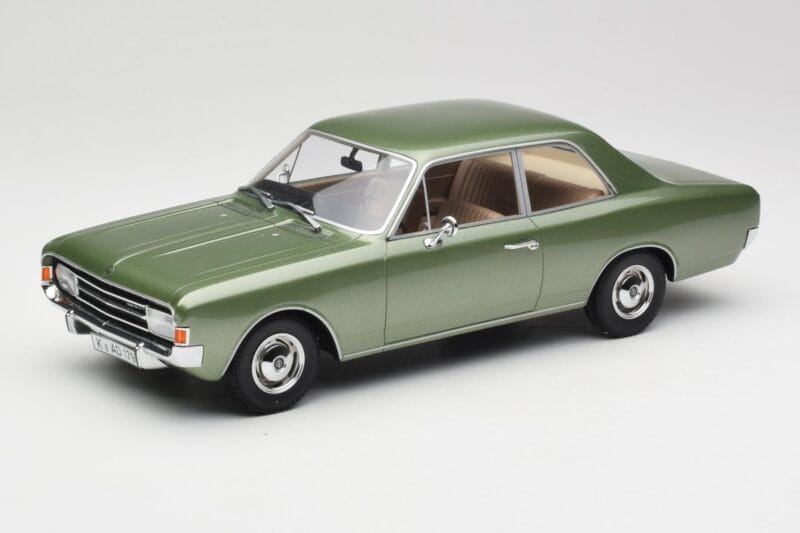 Opel Rekord C Green Metallic Minichamps 1:18 107047000 レジン