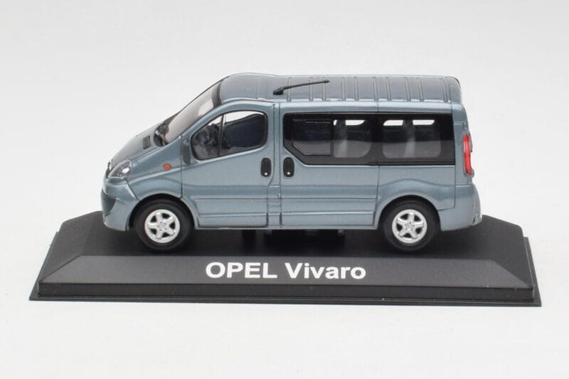 Opel Vivaro A ブルーグレー Minichamps 1:43 VIVARO001 メタル