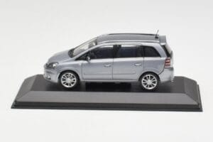 Opel Zafira A OPC Light Blue Metallic Minichamps 1:43 ZAFIRA001 メタル
