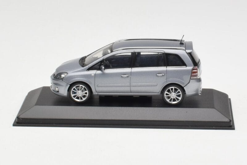 Opel Zafira A OPC Light Blue Metallic Minichamps 1:43 ZAFIRA001 メタル