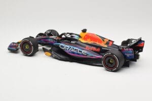 Oracle Red Bull Racing RB19 #1 M. Verstappen Winner Miami GP 2023 Minichamps 1:18 110230501 メタル - 画像 5/6