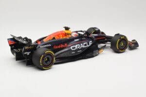 Red Bull Racing RB20 #1 M. Verstappen Winner China GP 2024 Minichamps 1:18 110240501 メタル - 画像 2/6