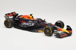 Red Bull Racing RB20 #1 M. Verstappen Winner China GP 2024 Minichamps 1:18 110240501 メタル - 画像 4/6