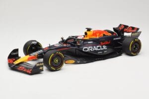 Red Bull Racing RB20 #1 M. Verstappen Winner China GP 2024 Minichamps 1:18 110240501 メタル