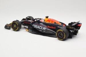 Red Bull Racing RB20 #1 M. Verstappen Winner China GP 2024 Minichamps 1:18 110240501 メタル - 画像 5/6