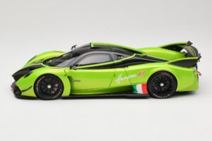 Pagani Huayra R グリーン LCD 1:18 LCD18012-GR メタル - 画像 4/8