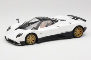 Pagani Zonda F ホワイト Mondo Motors 1:18 157655 メタル