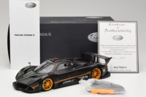 Pagani Zonda R Revolucion Carbon Fiber AUTOart 1:18 78261 メタル - 画像 8/8