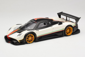 Pagani Zonda R Revolucion ホワイト AUTOart 1:18 78262 メタル