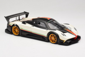 Pagani Zonda R Revolucion ホワイト AUTOart 1:18 78262 メタル - 画像 6/8