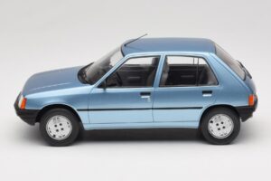 Peugeot 205 ブルー MCG 1:18 MCG18491 メタル - 画像 3/6