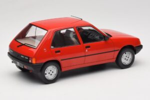 Peugeot 205 レッド MCG 1:18 MCG18492 メタル - 画像 2/6