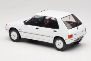 Peugeot 205 ホワイト MCG 1:18 MCG18493 メタル - 画像 5/6
