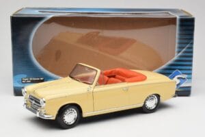 Peugeot 403 カブリオレ サンドイエロー Solido 1:18 8165 メタル - 画像 8/8