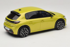 Peugeot E-208 GT Jaune Agueda Otto 1:18 OT1164 レジン - 画像 2/6