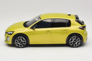 Peugeot E-208 GT Jaune Agueda Otto 1:18 OT1164 レジン - 画像 3/6