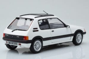 Peugeot 205 GTi 1.6 ホワイト Norev 1:18 184849 メタル - 画像 3/8