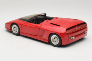 Pininfarina Mythos レッド Revell 1:18 8806 メタル - 画像 7/8