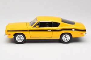 Plymouth Barracuda イエロー Road Legends 1:18 92178 メタル - 画像 4/8