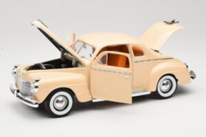 Plymouth Coupe ベージュ Road Signature 1:18 92398 メタル - 画像 2/8