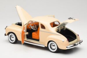 Plymouth Coupe ベージュ Road Signature 1:18 92398 メタル - 画像 5/8