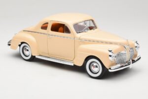 Plymouth Coupe ベージュ Road Signature 1:18 92398 メタル - 画像 6/8