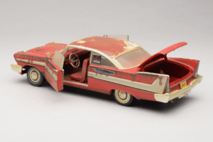 Plymouth Fury レッド Christine ダーティバージョン Auto World 1:18 AWSS119/06 メタル - 画像 5/8