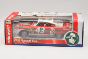 Plymouth Fury #43 R. Petty NASCAR 1960 Auto World 1:24 AW24003/06 メタル