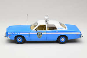 Plymouth Fury Police Pursuit New York Police Department GreenLight 1:18 19043 メタル - 画像 4/8