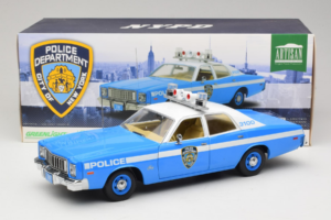 Plymouth Fury Police Pursuit New York Police Department GreenLight 1:18 19043 メタル - 画像 8/8