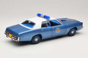 Plymouth Fury Police Pursuit Smokey and the Bandit GreenLight 1:18 19044 メタル - 画像 3/8