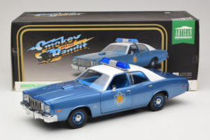Plymouth Fury Police Pursuit Smokey and the Bandit GreenLight 1:18 19044 メタル - 画像 8/8