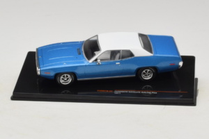 Plymouth Satellite Sebring Plus ブルー IXO 1:43 CLC601N メタル