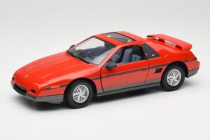 Pontiac Fiero GT レッド Road Signature 1:18 92588 メタル