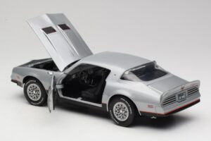 Pontiac Firebird Formula シルバー ERTL 1:18 33514 メタル - 画像 5/8