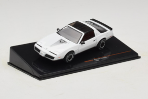 Pontiac Firebird ホワイト IXO 1:43 CLC582N メタル - 画像 2/4