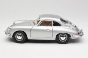 Porsche 356B シルバー Bburago 1:18 3021-M1 メタル - 画像 4/8