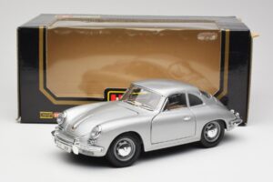 Porsche 356B シルバー Bburago 1:18 3021-M1 メタル - 画像 8/8