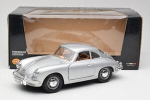 Porsche 356B シルバー & ブラウンインテリア Bburago 1:18 3021-M2 メタル - 画像 8/8