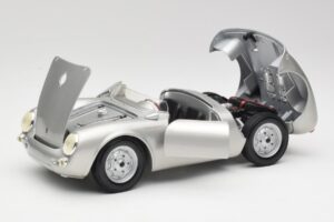 Porsche 550 A Spyder シルバー Maisto 1:18 50314 メタル - 画像 2/8