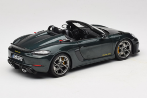 Porsche 718 Spyder RS Weissach Pack Forest Green Norev 1:18 187272 メタル - 画像 3/8
