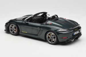 Porsche 718 Spyder RS Weissach Pack Forest Green Norev 1:18 187272 メタル - 画像 7/8
