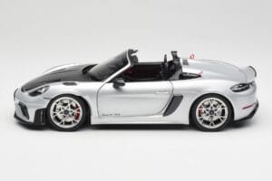 Porsche 718 Spyder RS Weissach Pack GT-Silver Metallic Norev 1:18 187270 メタル - 画像 4/8