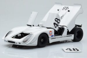 Porsche 908/02 #48 S. McQueen / P. Revson 12 Hours of Sebring 2nd Place Post Race Version 1970 AUTOart 1:18 87072 メタル - 画像 2/8