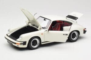 Porsche 911 930 Carrera 3.2 Grand Prix White Minichamps 1:18 100063024 メタル - 画像 2/8