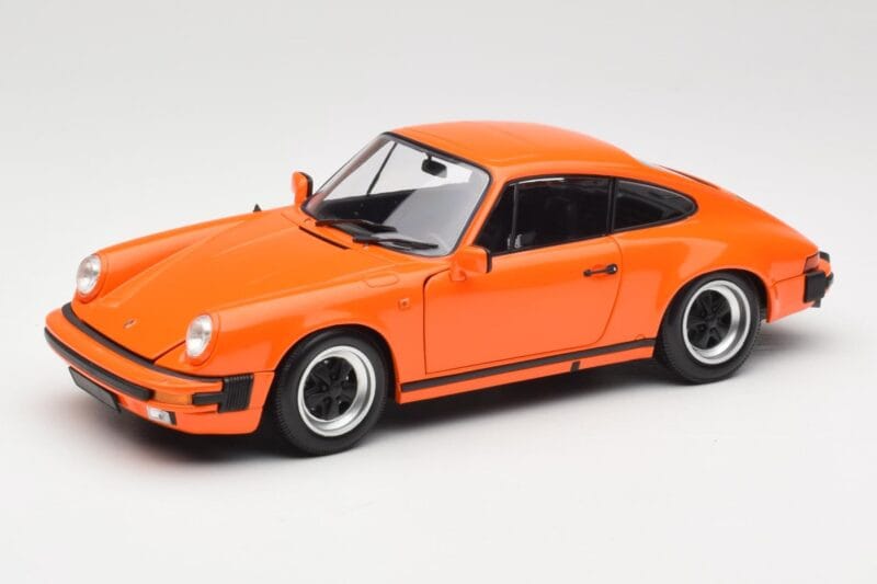 Porsche 911 930 Carrera 3.2 Signal Orange Minichamps 1:18 100063025 メタル